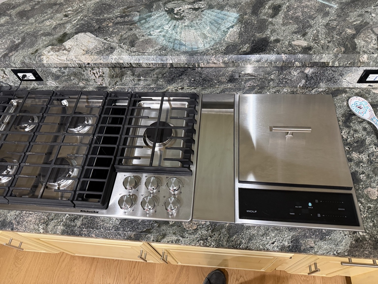 Cooktop & steamer trim With custom trim